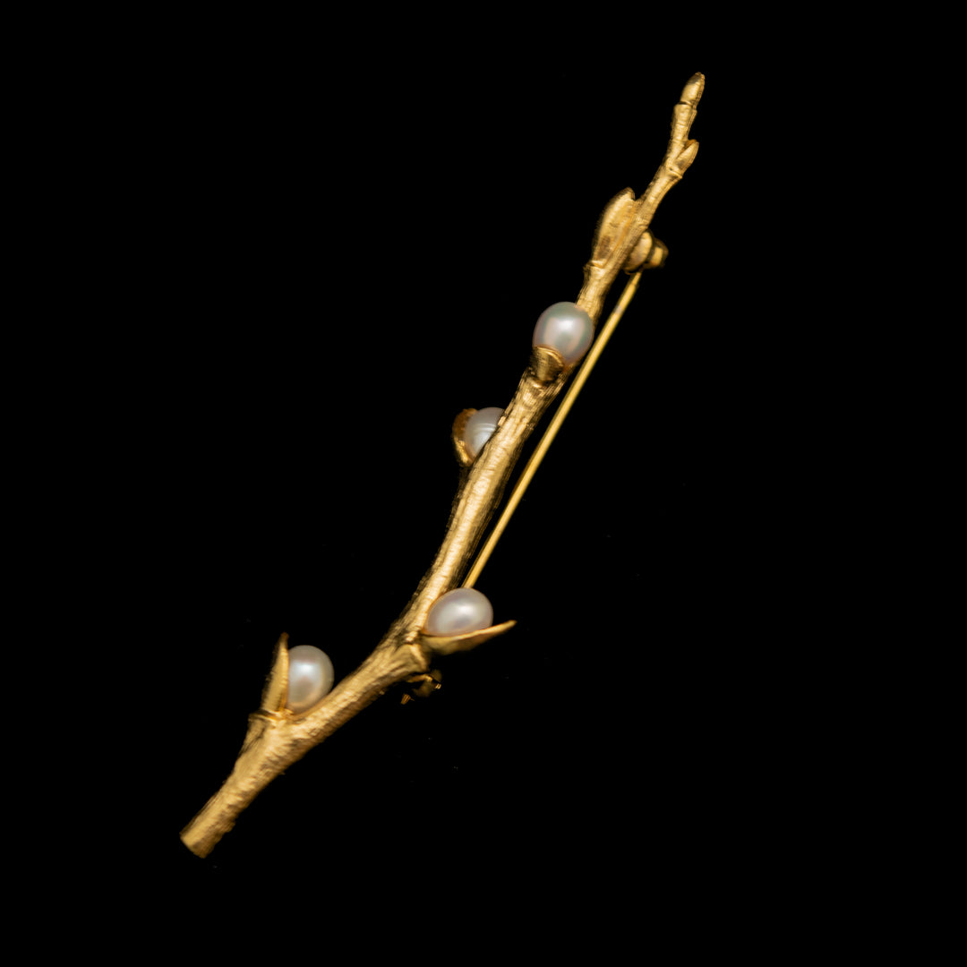 Image of the Michael Michaud Fine Pussy Willow Brooch on a black background