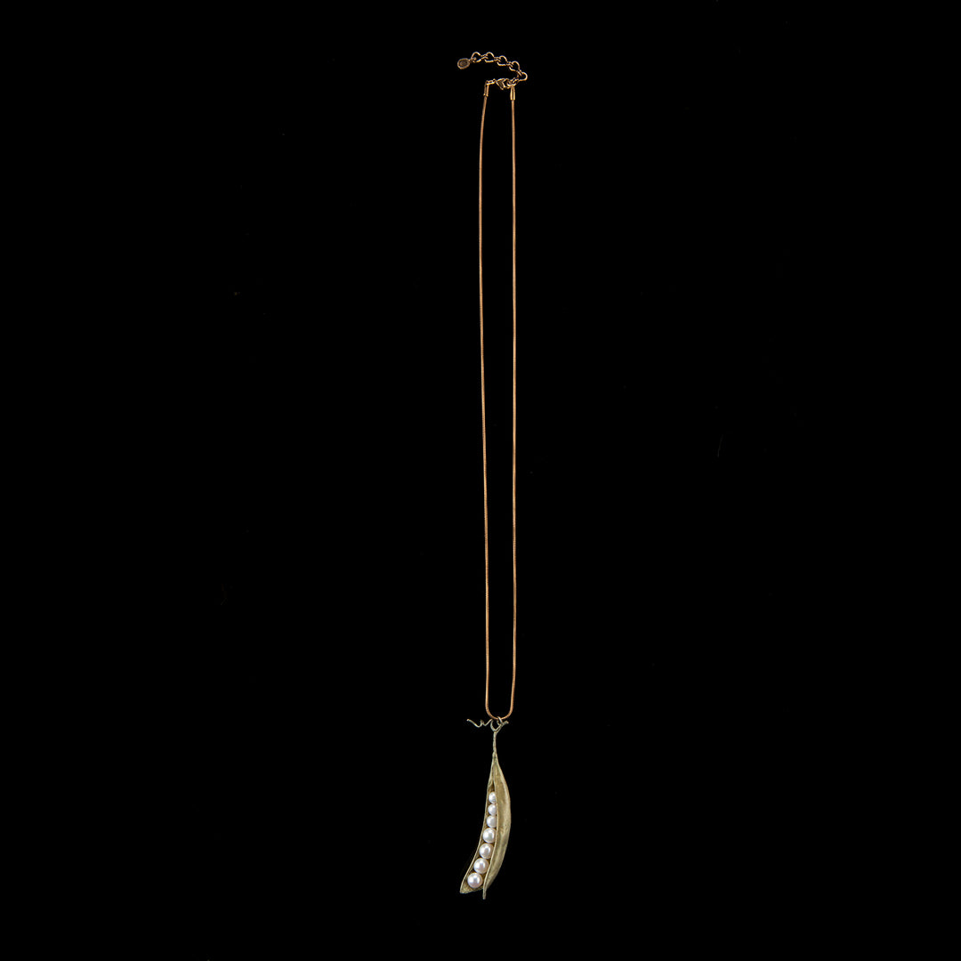 Pea Pod Pendant - 7 Pearls