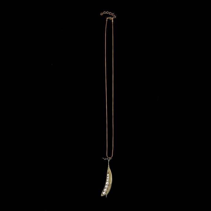 Pea Pod Pendant - 7 Pearls