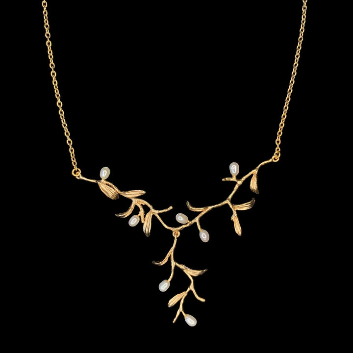 Image of the Michael Michaud Fine Night Willow Necklace on a black background
